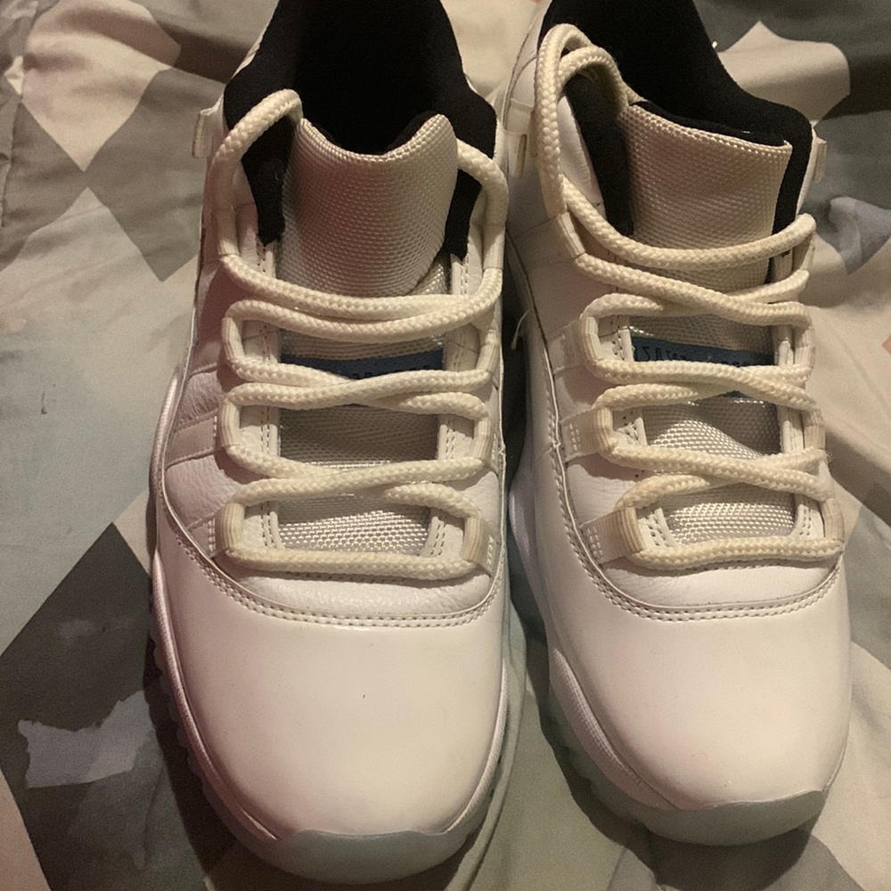 Used Jordan’s but still in good condition size 7.5 in mens